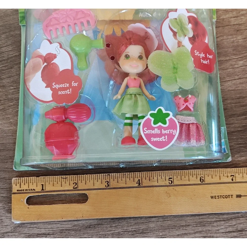 Strawberry Shortcake Mini Doll Toy Pink Green Scented Salon Set 2009 Hasbro
